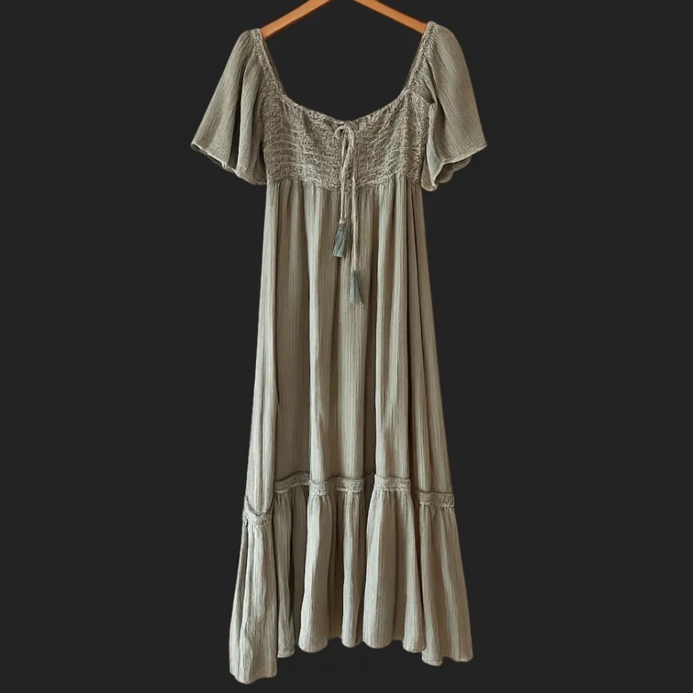 Easel Smocked Tiered Gauze Maxi Dress Green Size M Boho Cottagecore Milkmaid - Picture 3 of 9